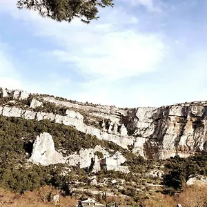 Apartment Vue Panoramique Sur Le Chateau,montagne Et Grottes, Fontaine-de-Vaucluse