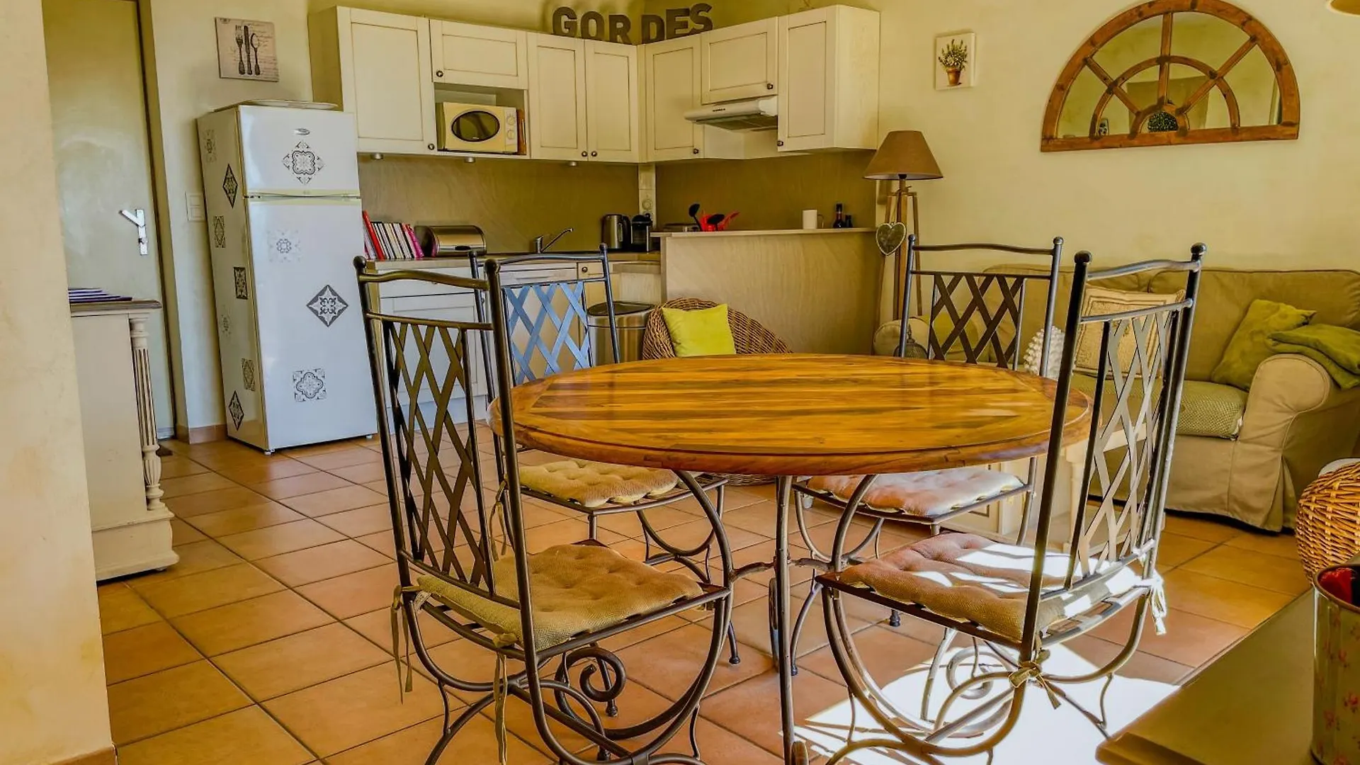 Bastidon A Gordes Avec Piscine Apartment
